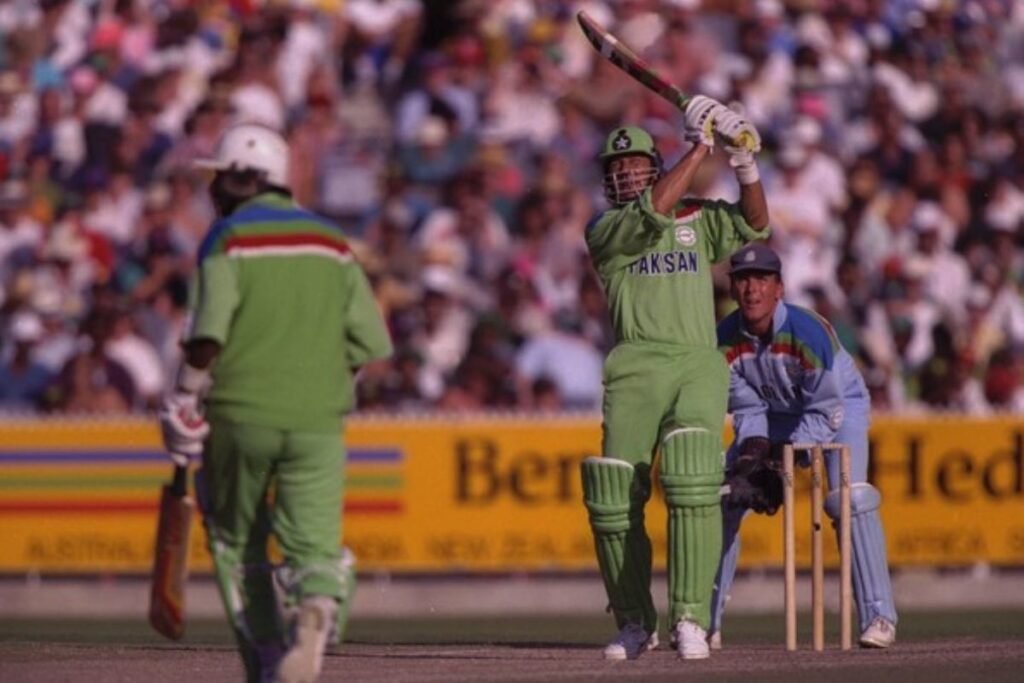 Imran Khan Batting for Pakistan in Cricket