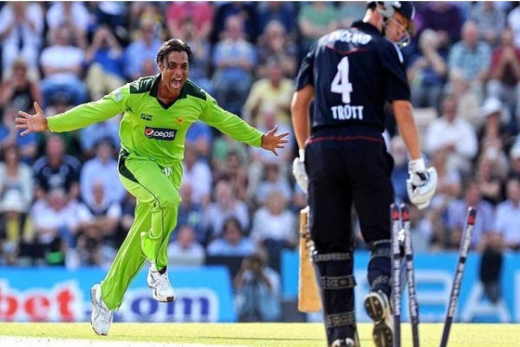 who is the fastest bowler than Shoaib Akhtar