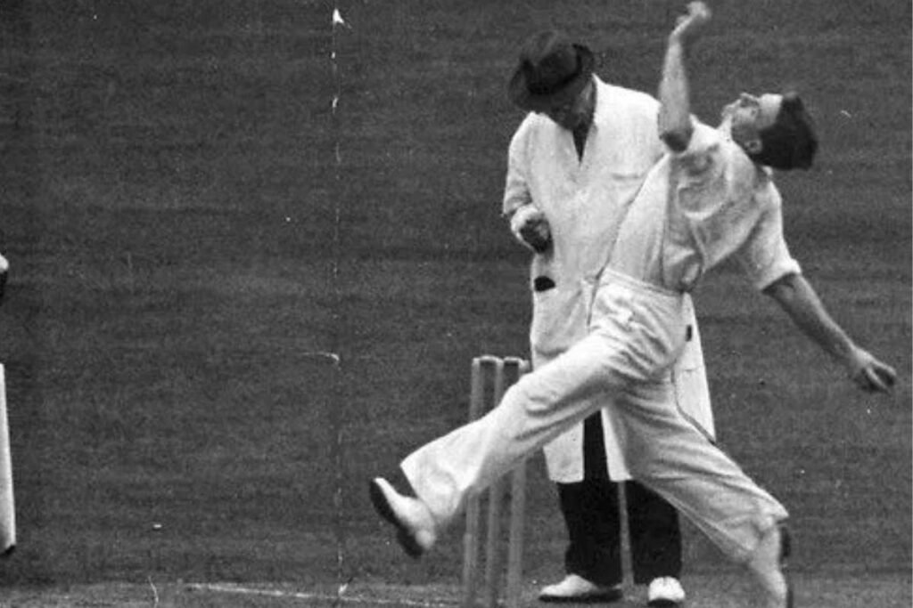 How Do Fast Bowlers Generate Swing